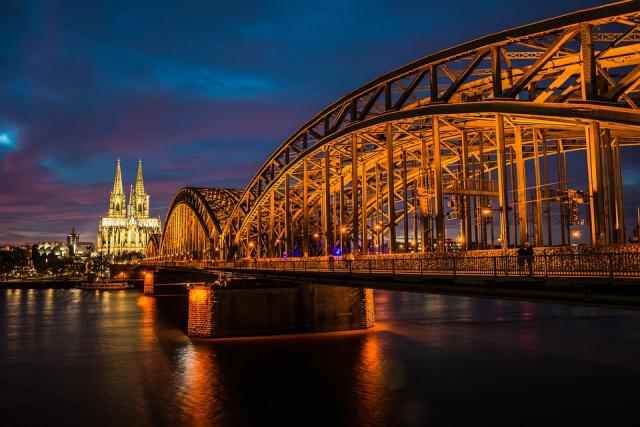 Hohenzollern - cây cầu tình yêu ở Đức - 1