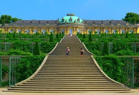 Những cung điện tòa lâu đài đậm chất cổ kính của nước Đức - 1