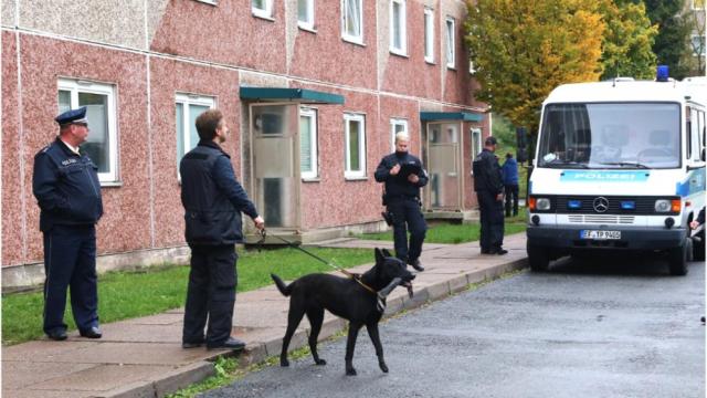 Cảnh sát Đức đồng loạt truy lùng các nghi can khủng bố trên 5 tiểu Bang - 0 Cảnh sát Đức đồng loạt truy lùng các nghi can khủng bố trên 5 tiểu Bang - 0