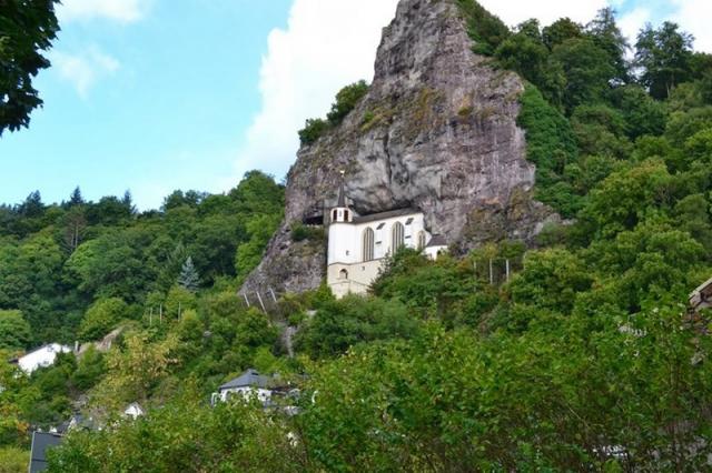 Độc đáo nhà thờ trong hang núi ở Oberstein, miền Tây nước Đức - 5
