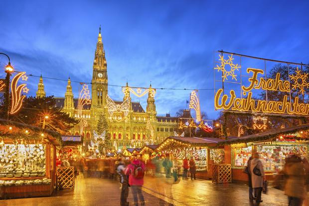 Chợ Giáng Sinh lộng lẫy tràn đầy không khí lễ hội ở châu Âu - 12