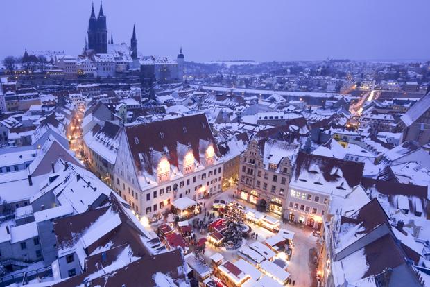 Chợ Giáng Sinh lộng lẫy tràn đầy không khí lễ hội ở châu Âu - 16