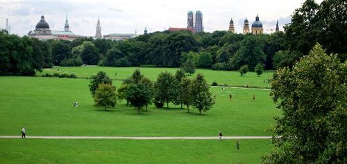 Sóng biển trên mặt kênh trung tâm thành phố München - 0