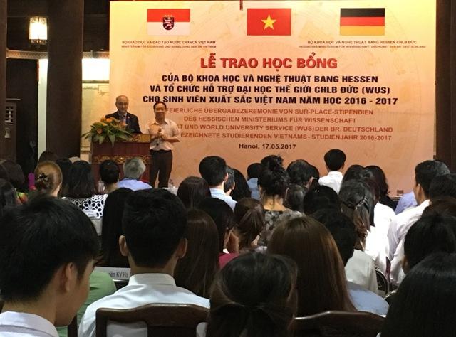78 sinh viên xuất sắc khu vực Hà Nội nhận học bổng bang Hessen của Đức - 0
