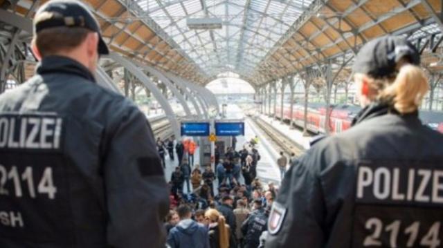 Cướp súng, bắn trọng thương nữ cảnh sát ở München - 0