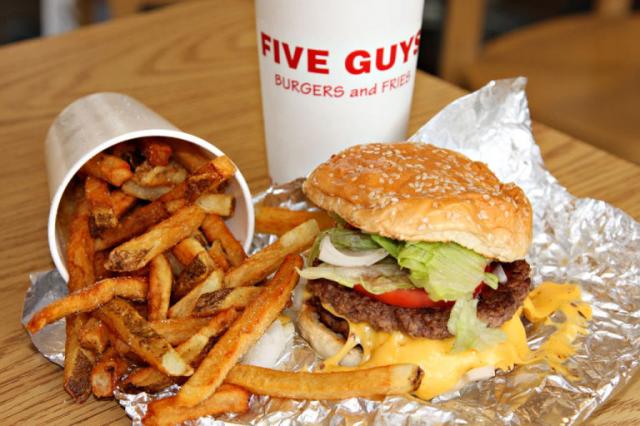 Tập đoàn sản xuất burger nổi tiếng của Mỹ Five Guys sẽ mở rộng sang Đức - 0