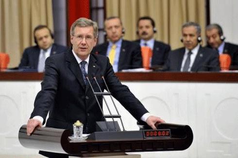 Cựu Tổng thống Đức Christian Wulff “gặp khó” vì làm thêm - 0