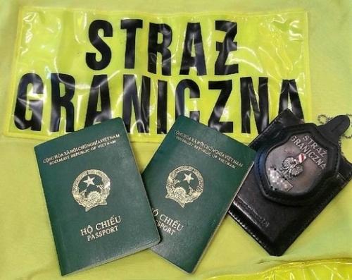 Ba Lan: Cảnh sát biên phòng hủy bỏ visa của công dân Việt Nam - 0