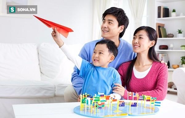 Thấy con khen nhà bạn giàu, phản ứng của mẹ khiến bé chuyển từ so bì sang tự tin rõ rệt - 1