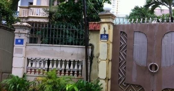 132 1 10 Nam Rac Roi Vu Kien Viet Kieu Doi Nha Dat