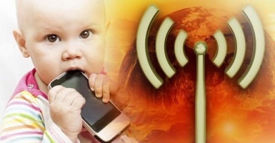 132 2 Cha Me Viet Hoang So Vi Lau Nay Da Cho Con O Trong Phong Co Song Wi Fi