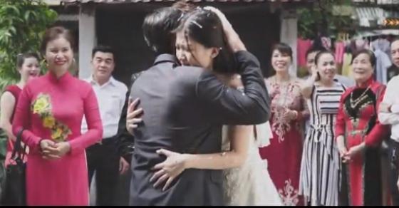 132 1 Clip Ma Co Gai Nao Cung Nen Xem Mot Lan Trong Doi Con Gai Lay Chong Roi Lieu Con Nho Den Cha