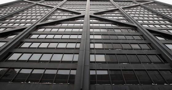 132 1 Thai Phu Va 5 Nguoi Thoat Chet Than Ky Sau Su Co Thang May Roi Tu Do Hon 80 Tang O My