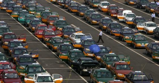 132 3 Doanh So Hang Xe Trung Quoc Rot Khong Phanh Chi Vi Trump