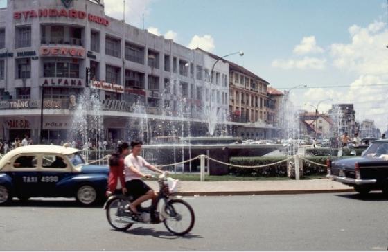 132 15 Ngam Sai Gon Hoa Le Truoc Nam 1975 Qua 22 Thuoc Anh Mau Quy Gia