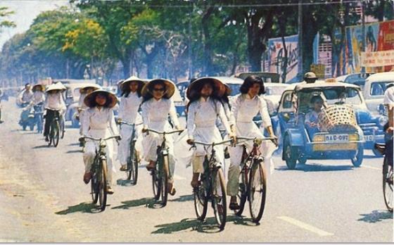 132 19 Ngam Sai Gon Hoa Le Truoc Nam 1975 Qua 22 Thuoc Anh Mau Quy Gia