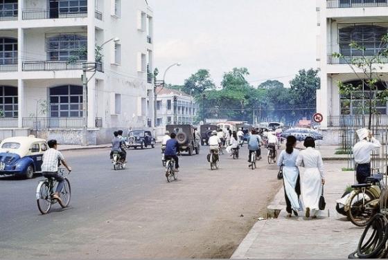 132 21 Ngam Sai Gon Hoa Le Truoc Nam 1975 Qua 22 Thuoc Anh Mau Quy Gia