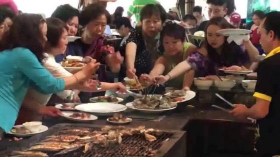 132 1 Hoa Kieu Noi Gian Xin Cac Ong Cac Ba Dung Ra Nuoc Ngoai Nua