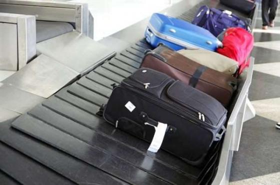 132 1 Khi Di May Bay Chu Y Dung Viet Nhung Chu Nay Tren Hanh Ly Ky Gui Nghiem Trong Co The Bi Phat Tu
