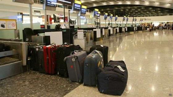 132 2 Khi Di May Bay Chu Y Dung Viet Nhung Chu Nay Tren Hanh Ly Ky Gui Nghiem Trong Co The Bi Phat Tu