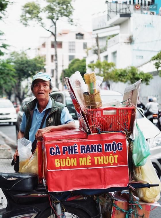 132 9 Chuyen Doi Cua Nguoi Cha Sau Tam Bang Thong Bao Day Tu Hao Vo Mat Phai Ban Nha De Co Tien Cho 2 Co Con Gai An Hoc Ben Dat My