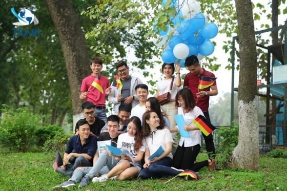132 1 Co Nen Xin Thu Tuc Visa De Di Duc Lam Viec Khong