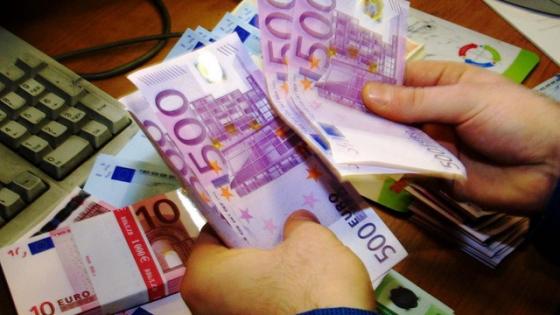 132 1 To Tien 500 Euro Chinh Thuc Di Vao Di Vang