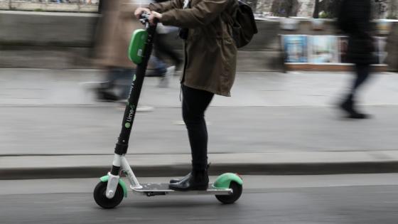 132 1 Cap Phep Cho Xe Scooter Dien O Duc