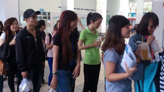 132 1 Sinh Vien Lan Dau Xa Nha Lam Sao Vuot Qua Cam Do
