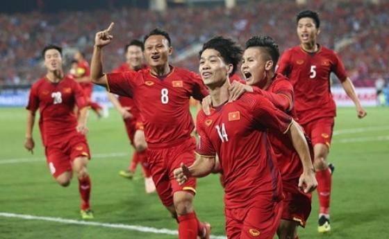 Tuyển Việt Nam mơ World Cup: Người ra sức làm, kẻ cố phá