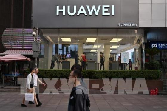 132 1 Huawei Manh Hon Khi Doi Mat Voi Lenh Cam Cua My