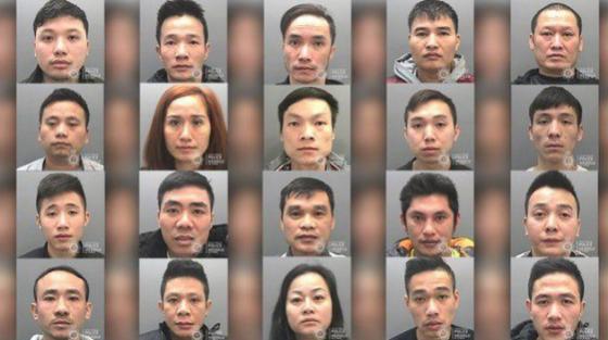 132 1 Anh Tuyen An Nhom Nguoi Viet Trong Can Sa