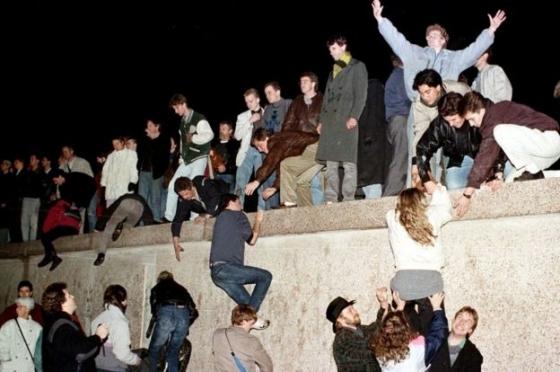 132 5 30 Nam Buc Tuong Berlin Sup Do Cuu Tbt Dong Duc Oan Gorbachev