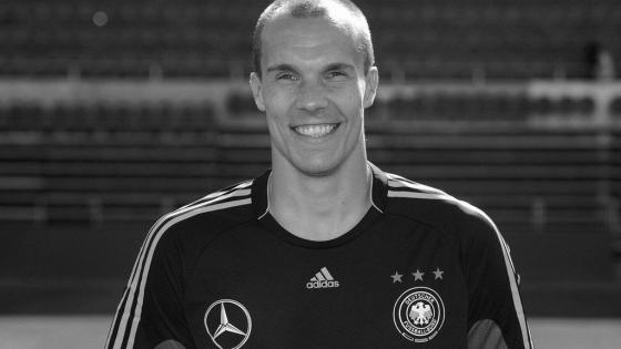 132 1 Robert Enke Va Cai Chet Khien Ca The Gioi Roi Nuoc Mat