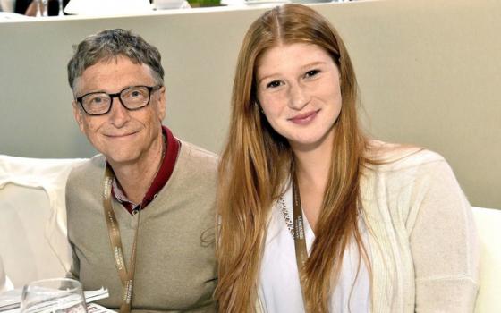 132 1 Cach Bill Gates Day Con Gai Cam Tiet Dien Thoai Den Nam 14 Tuoi Moi Uoc Mo Deu Duoc Gia Dinh Ung Ho Het Minh