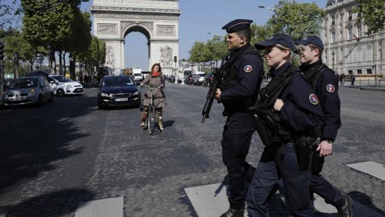 132 1 14 Cach Don Gian De De Phong Moc Tui Va Nhung Ten Trom Vat O Paris
