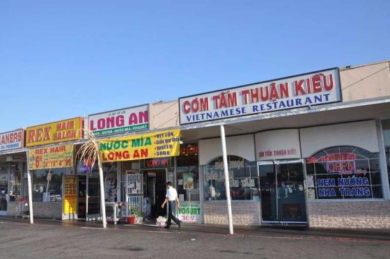132 1 Thoi Xau Cua Nguoi Viet Khi Moi Qua Dinh Cu Si Dien Noi Lon Khong Xep Hang
