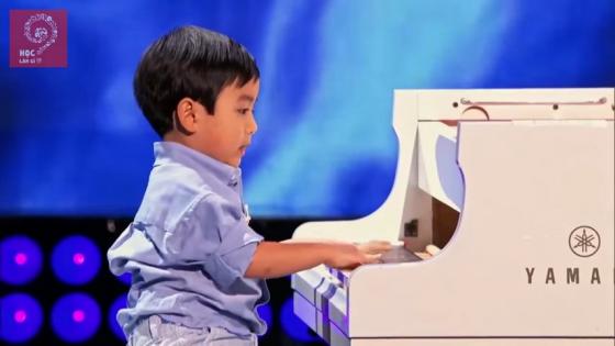 132 1 Cau Chuyen Than Dong My Goc Viet Evan Le Cau Be Hai Tuoi Ruoi Duoc Menh Danh Little Mozart