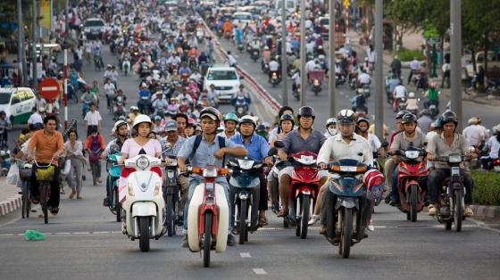 132 2 Nhung Dieu Khien Nguoi Viet Kho Chiu Trong Mat Du Khach Tay