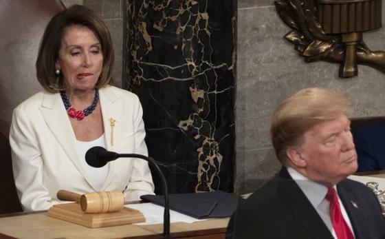 132 5 Ong Donald Trump Va Ba Nancy Pelosi Nhung Hinh Anh Day Bieu Cam