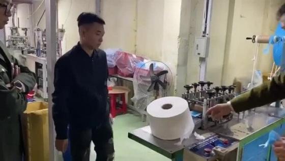 132 1 Kinh Hoang Cong Nghe San Xuat Khau Trang Bang Giay Ve Sinh Va Su That Phan No Khi Hang Ngan Chiec Da Duoc Tuon Ra Thi Truong Tu Trong Tet