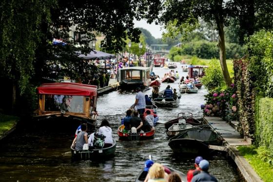 132 8 Ngoi Lang Co Tich Hon 700 Nam Khong Khoi Bui Va Tieng Coi Xe