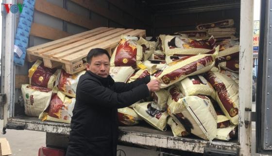 132 4 Con Sot Mua Sam Do Tich Tru Phong Dich Covid 19 Cua Nguoi Dan Sec