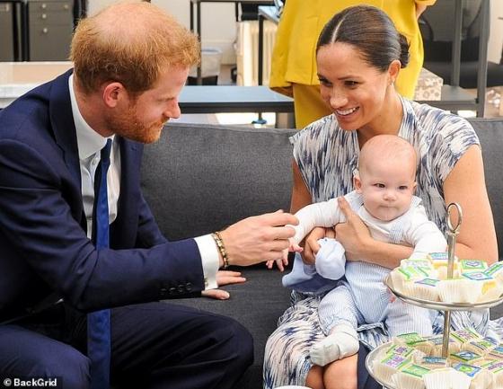 132 1 Den My Sinh Song Meghan Markle Nhan Mot Cu Soc Lon Va Co The Phai Nho Cay Tong Thong Trump Giup Do Minh