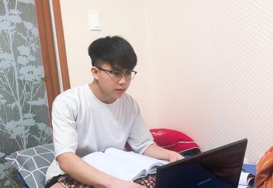 132 1 Chuyen Ke Nhung Du Hoc Sinh O Lai Tam Dich Voi Tinh Than Lac Quan