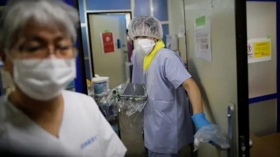 132 3 Bac Si Nhat Dung Khau Trang Toi Hong Moi Bo Vi Thieu Do Bao Ho Y Te