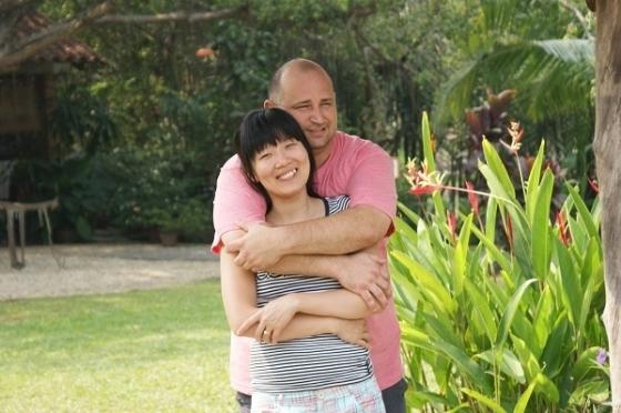 132 1 Mon Qua 3 Nghin Do Va Chuyen Tinh Bat Ngo Cua Nu Viet Kieu