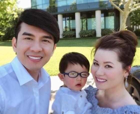 132 1 Choang Voi Co Ngoi Bac Ty Cua Ca Si Dan Truong O My
