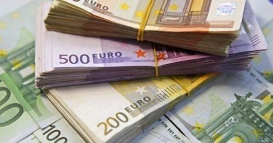 132 1 Be Vu Lam Moi Giup Ban Lay Chong Tay De Cho 2 Con Dinh Cu Viet Kieu Bi Ban Kien Doi 20000 Euro