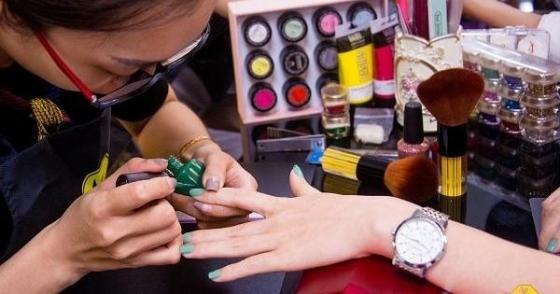 132 1 Su That Dang Chat Nghe Nails Cua Nguoi Viet O Duc Va Chau Au